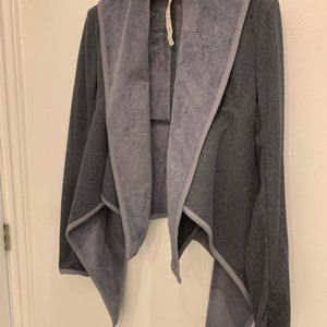 Lululemon presence of mind wrap grey size 4